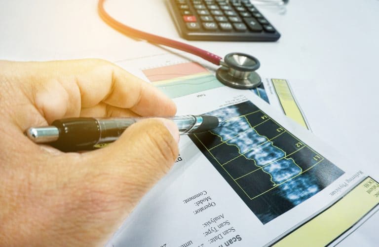 Laudo de densitometria óssea a distância: como funciona?